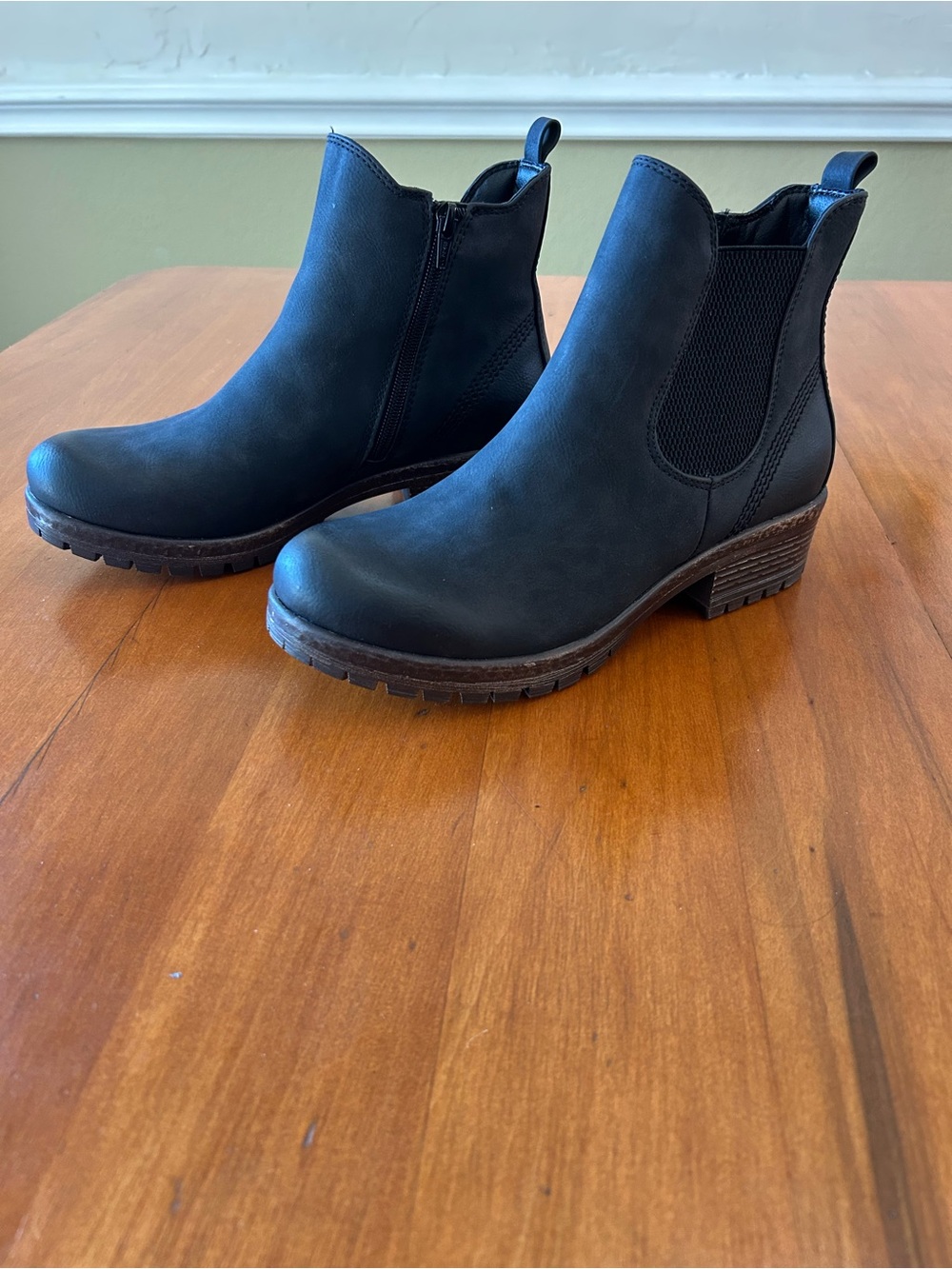 Crown Vintage Blondey Black Side Zip Chelsea Boots Classic Size 8.5